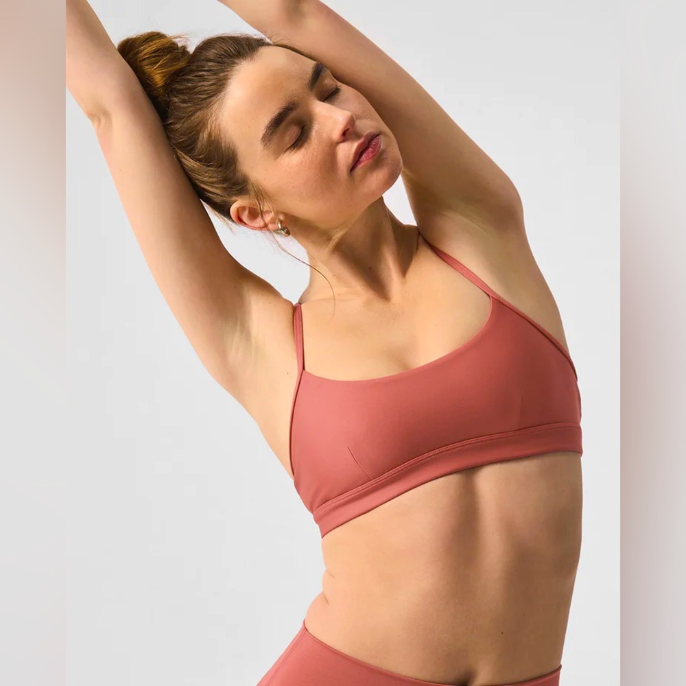 Alo airlift intrigue bra